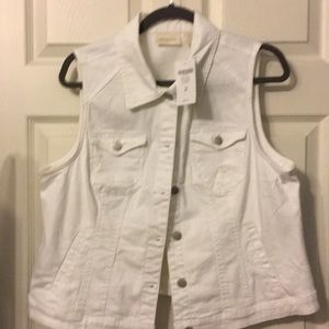Chico's White Jeans Vest. Size 2 (size 12) New.